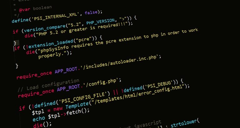 Código PHP en pantalla: la vulnerabilidad PHP2Shell se corrige actualizando PHP